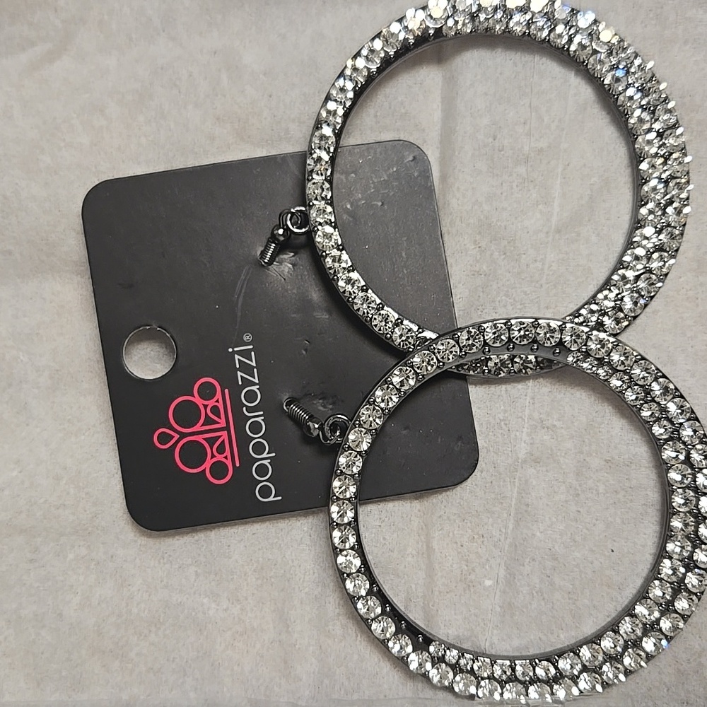 Paparazzi "So Demanding" Blac Earrings